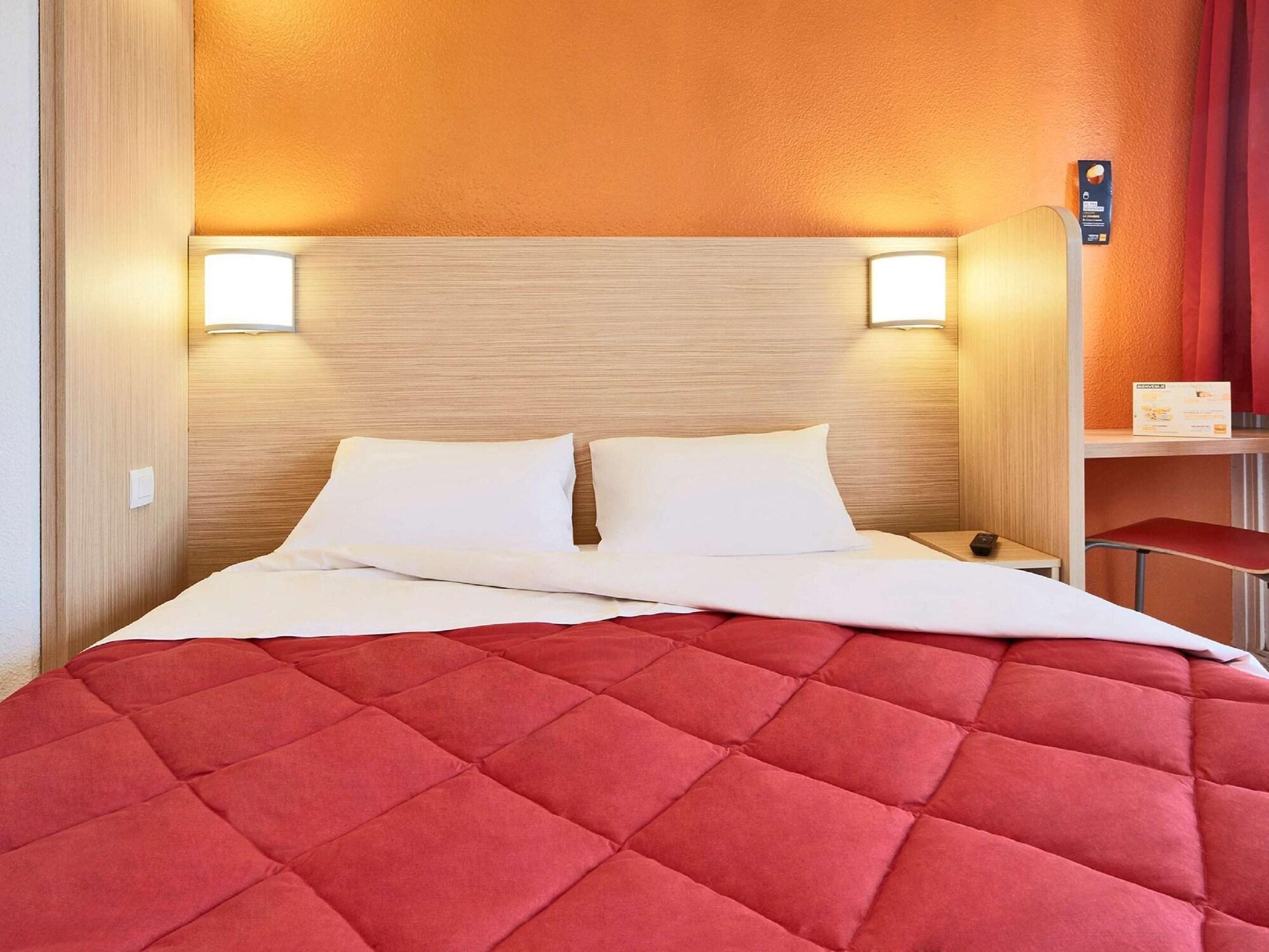พรีเมียร์ คลาส วีลแป็งต์ - ปาร์ค เด เอ็กซ์โปซิชิยง Hotel วิลล์แป็ง ภายนอก รูปภาพ