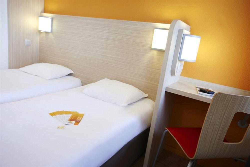 พรีเมียร์ คลาส วีลแป็งต์ - ปาร์ค เด เอ็กซ์โปซิชิยง Hotel วิลล์แป็ง ภายนอก รูปภาพ