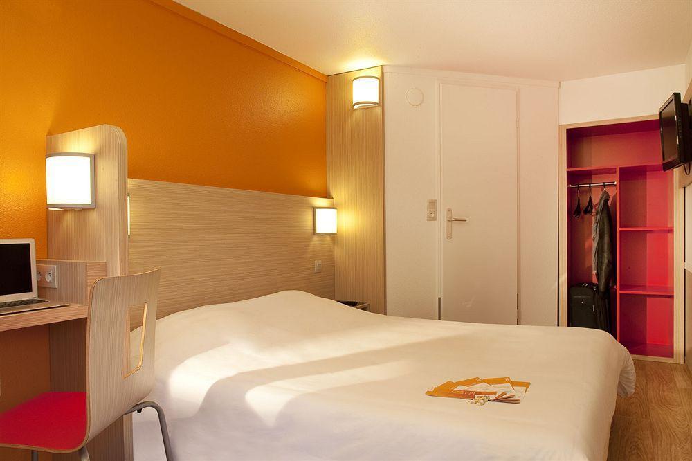 พรีเมียร์ คลาส วีลแป็งต์ - ปาร์ค เด เอ็กซ์โปซิชิยง Hotel วิลล์แป็ง ภายนอก รูปภาพ